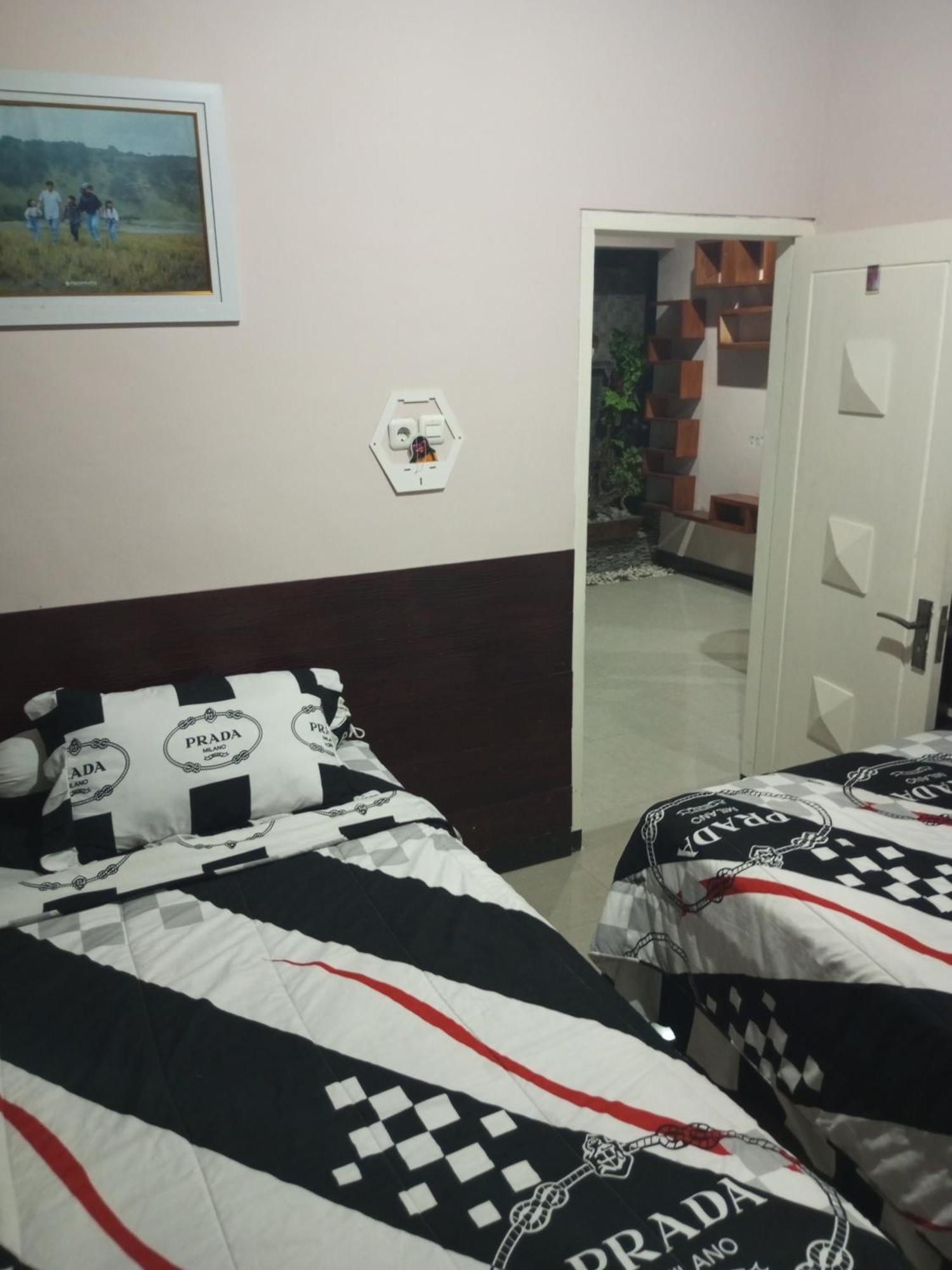 Gigafa Homestay Проболинго Екстериор снимка